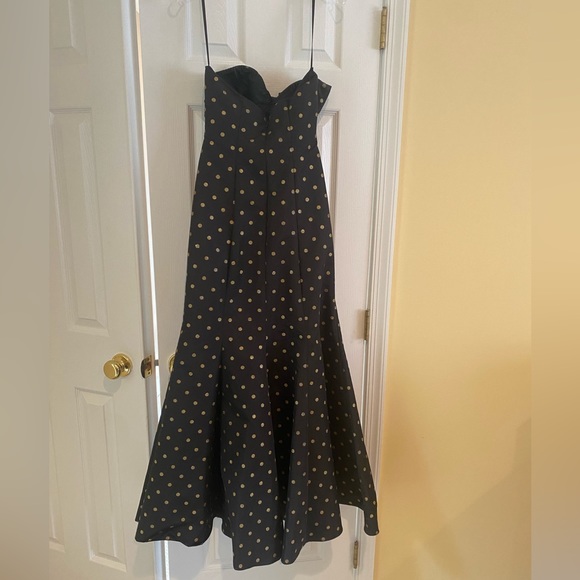 Strapless black gown - Picture 2 of 4